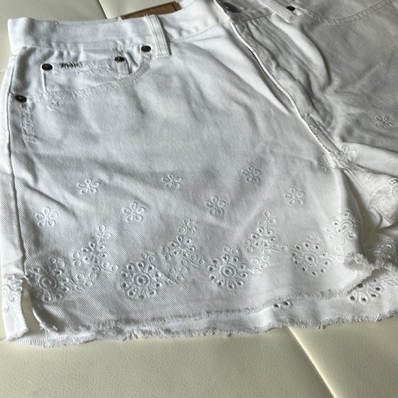 NWT RALPH LAUREN SOPHIA WHITE DENIM SHORTS, size 29 - Picture 2 of 5